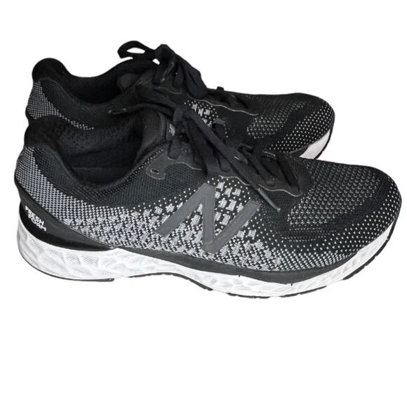 New Balance Women's black and white Competition Running Shoes sneakers - Picture 9 of 12